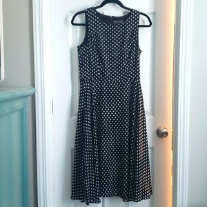 Polka-dot dress, mid-length
